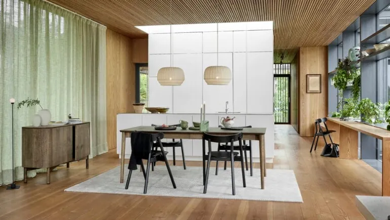 Northern Tradition pendant, small, white