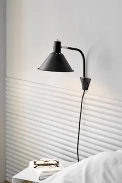 NUAD Arcon wall lamp, black