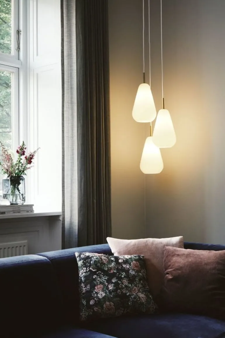 Nuura Anoli 3 pendant, opal