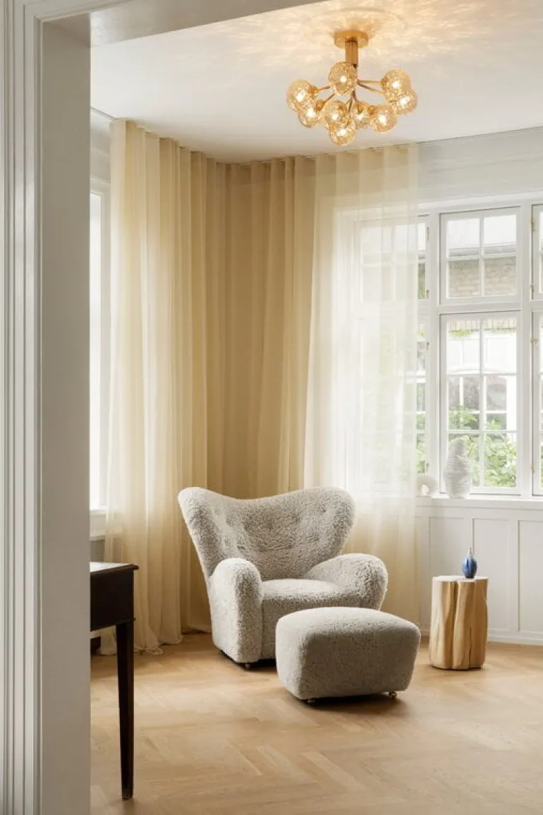 Nuura Apiales 9 ceiling lamp, brushed brass - optic gold