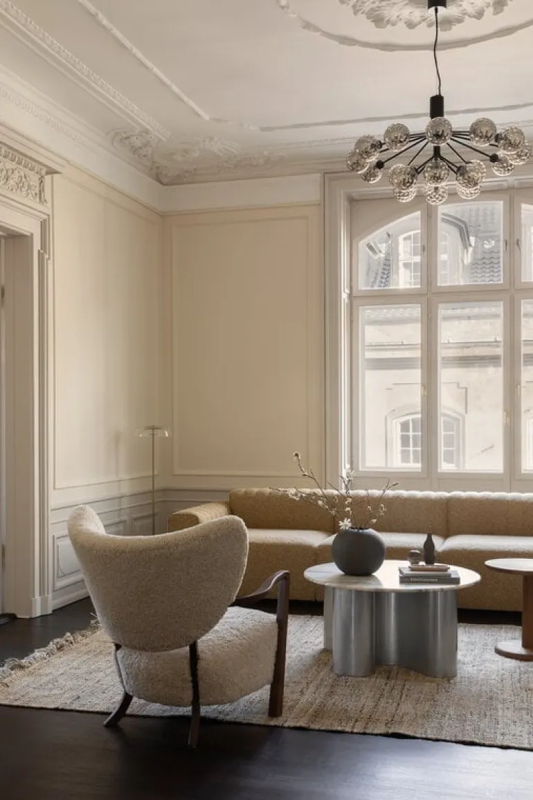 Nuura Apiales 18 pendant, satin black - optic smoked