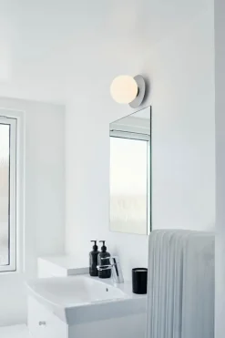 Nuura Liila 1 wall/ceiling lamp, medium, silver - opal