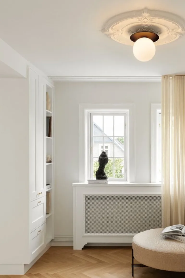 Nuura Liila 1 wall/ceiling lamp, large, dark bronze - opal white