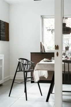 Oaklings Saga high chair, black stained oak