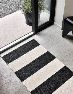Pappelina Bob rug, 70 x 225 cm, black - vanilla