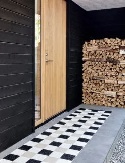 Pappelina Pix rug, 70 x 240 cm, black - vanilla - beige