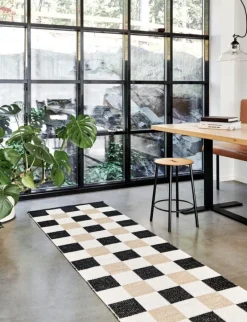 Pappelina Pix rug, 70 x 240 cm, black - vanilla - beige