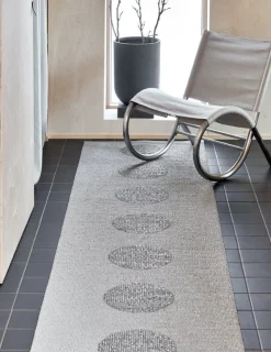 Pappelina Vera 2.0 rug, 70 x 280 cm, grey - granit metallic