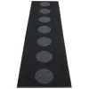 Pappelina Vera 2.0 rug, 70 x 280 cm, black - black metallic