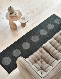 Pappelina Vera 2.0 rug, 70 x 200 cm, black - black metallic