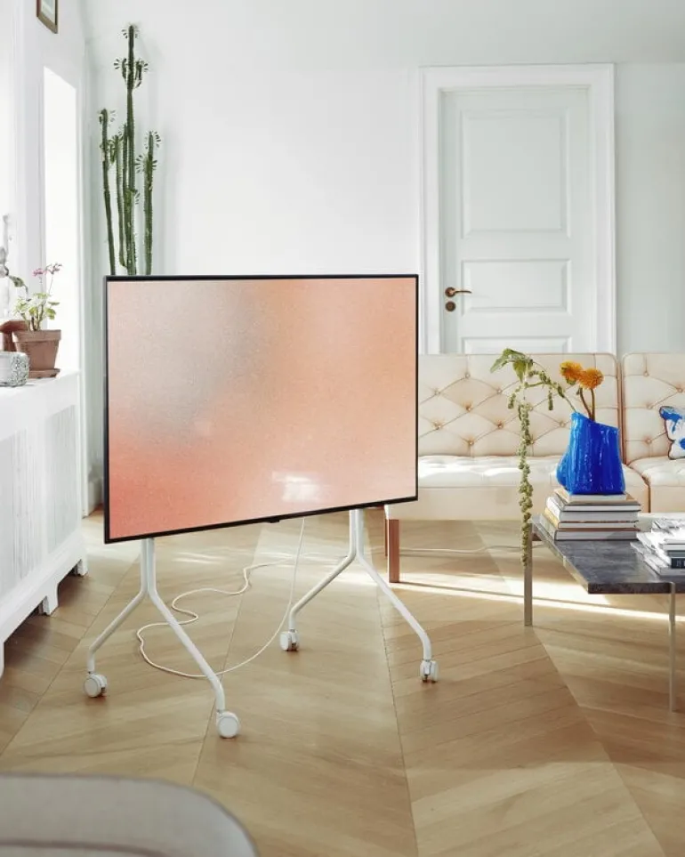 Pedestal Moon Rollin' TV stand, pearl