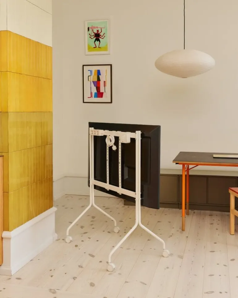 Pedestal Moon Rollin' TV stand, pearl