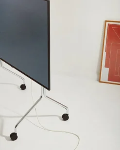 Pedestal Moon Rollin' TV stand, chrome