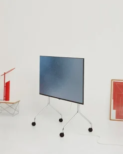 Pedestal Moon Rollin' TV stand, chrome