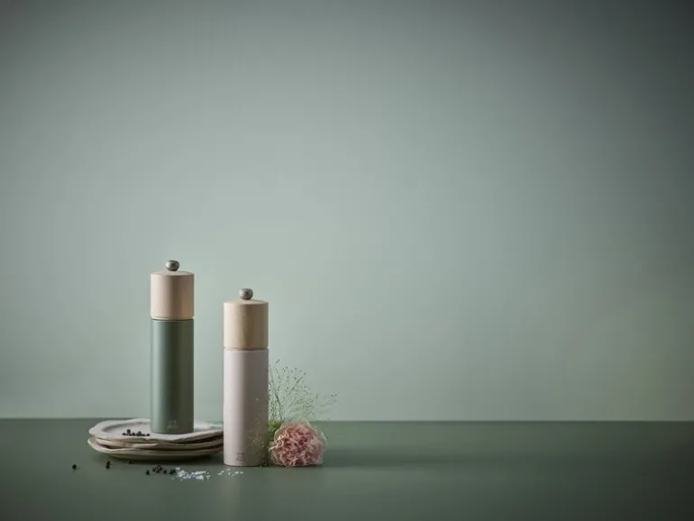 Peugeot Boreal salt mill, 21 cm, feather white