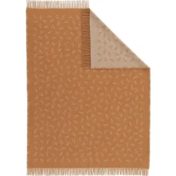 Pidät Pine needles throw, trail