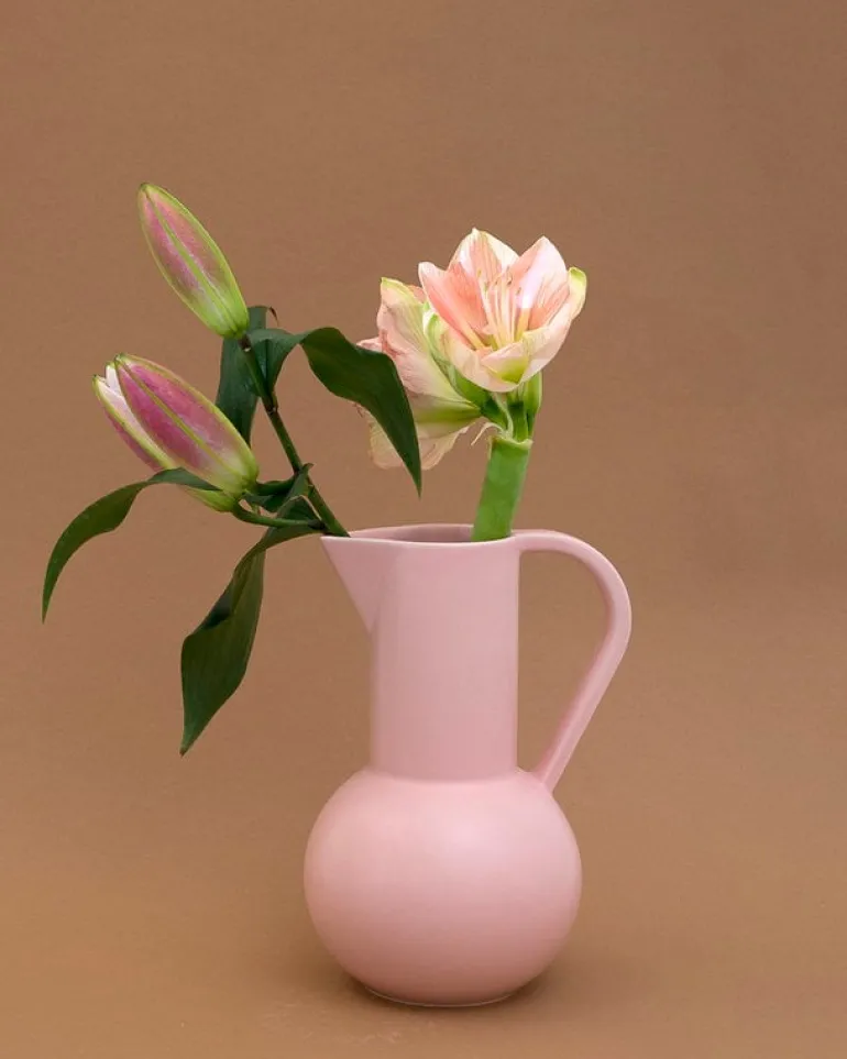 Raawii Strøm pitcher, coral blush