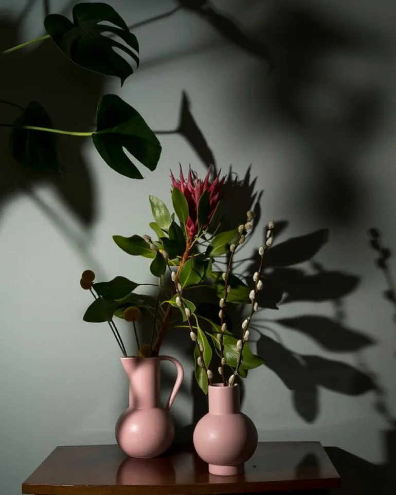 Raawii Strøm pitcher, coral blush