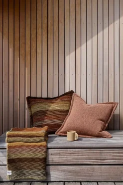 Røros Tweed Fri cushion, 60 x 60 cm, Stubble Field
