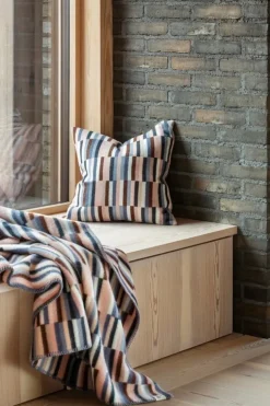 Røros Tweed Ida throw, 135 x 200 cm, rosa blue