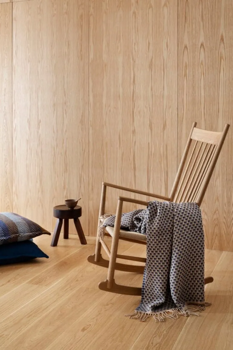 Røros Tweed Isak throw, 150 x 210 cm, far away blue