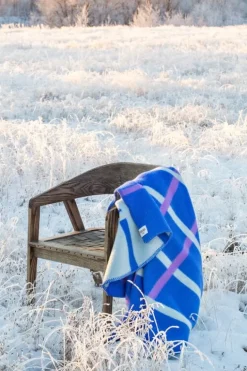 Røros Tweed Knut throw, 135 x 200 cm, cobalt blue