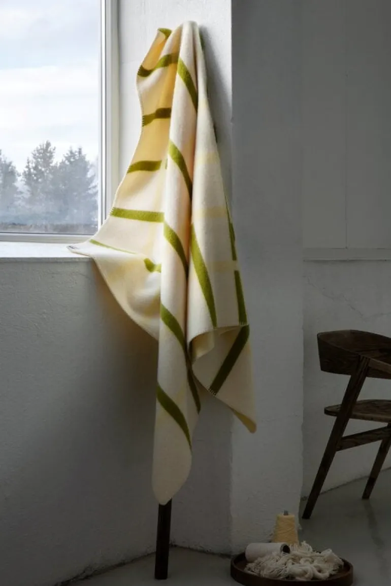 Røros Tweed Knut throw, 135 x 200 cm, lime