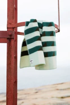 Røros Tweed Kvam throw, 135 x 200 cm, green