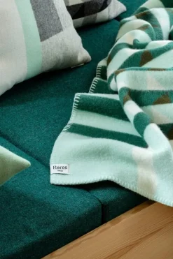 Røros Tweed Kvam throw, 135 x 200 cm, green