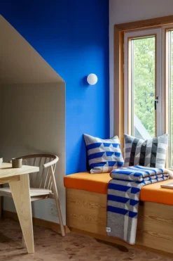 Røros Tweed Kvam throw, 135 x 200 cm, blue