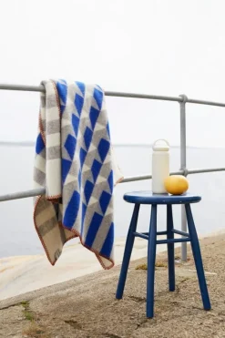 Røros Tweed Kvam throw, 135 x 200 cm, blue