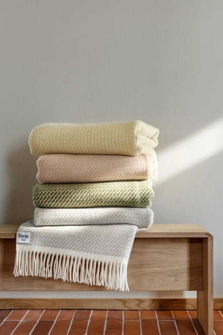 Røros Tweed Mello throw, 150 x 210 cm, warm grey