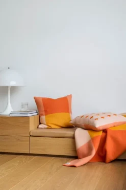 Røros Tweed Syndin throw, 200 x 135 cm, Cloudberry