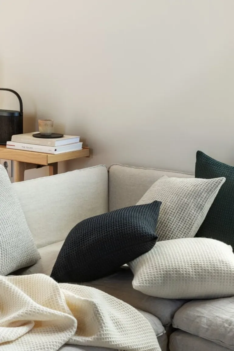 Røros Tweed Vega cushion, 50 x 50 cm, dark green