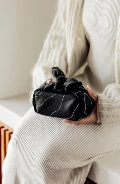 Saana ja Olli Rakkauden meri tea towel/place mat, black - white