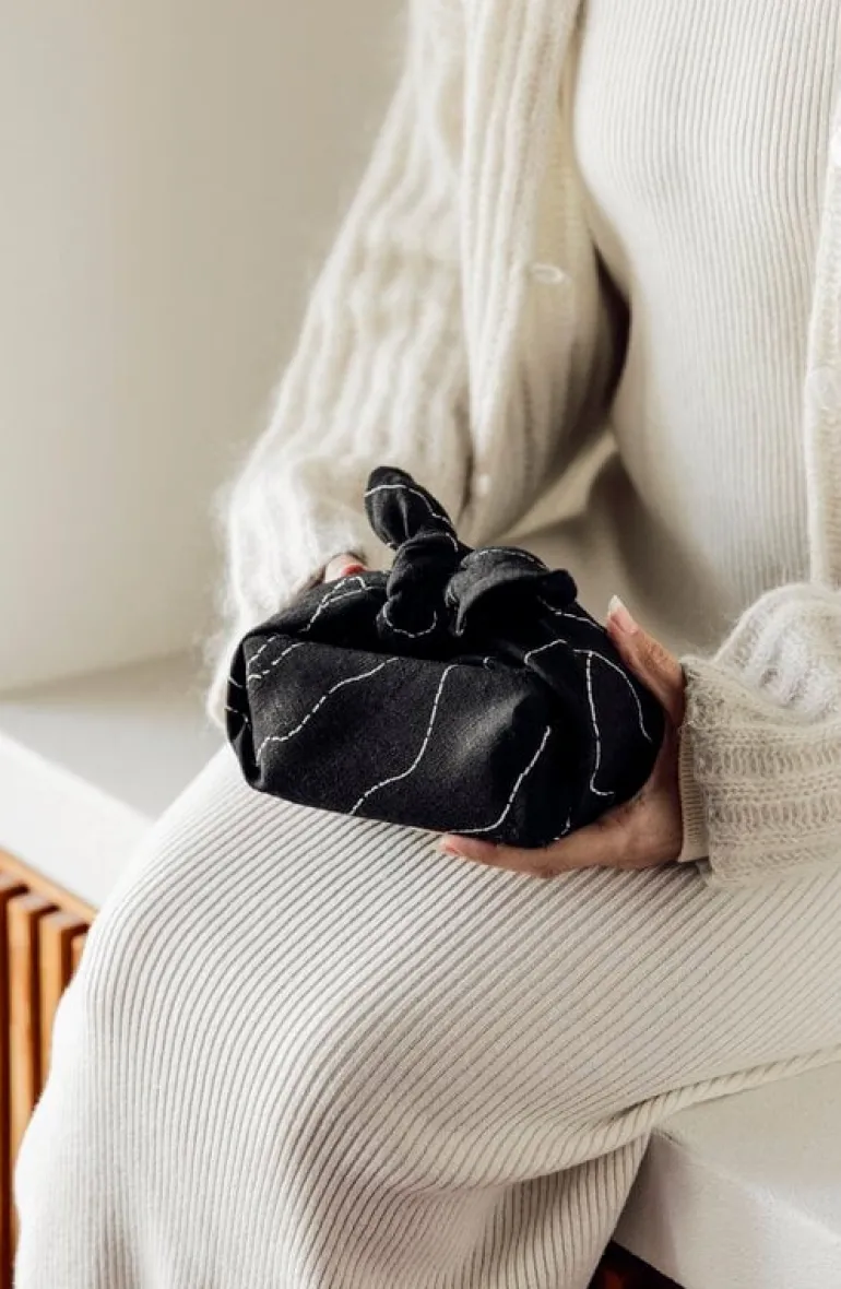 Saana ja Olli Rakkauden meri tea towel/place mat, black - white