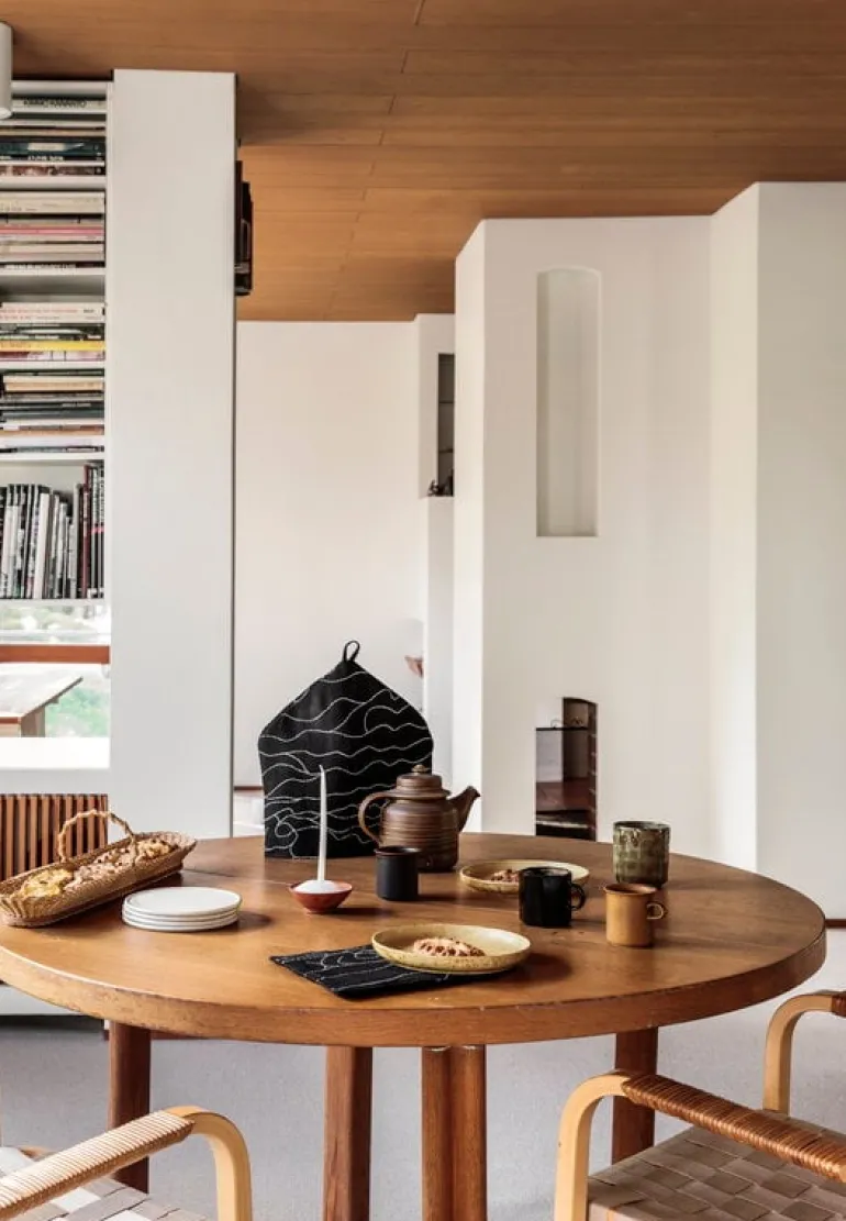 Saana ja Olli Rakkauden meri pot holder, black - white