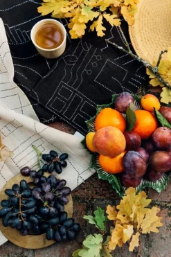 Saana ja Olli Unien talo tea towel/placemat, beige