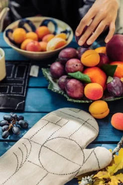 Saana ja Olli Unien talo oven mitten, beige