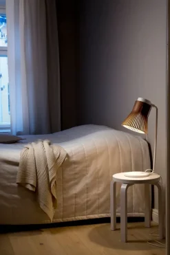 Secto Design Petite 4620 table lamp, walnut