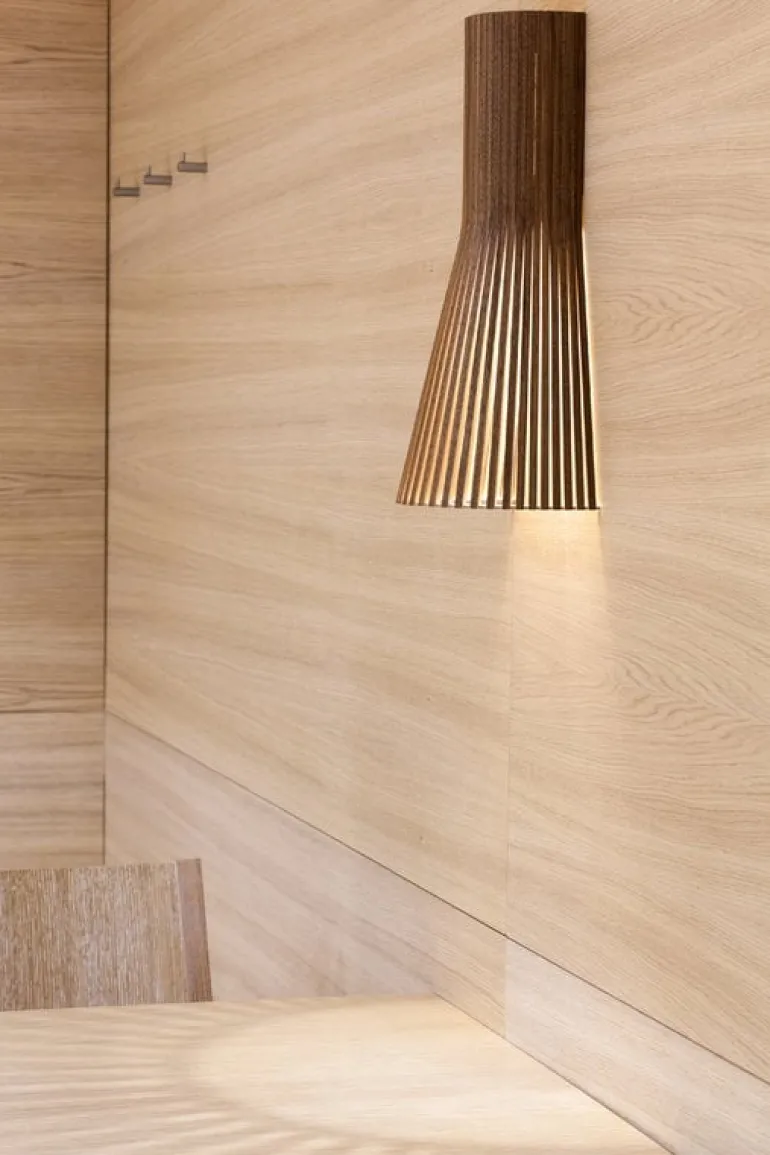 Secto Design Secto 4231 wall lamp 45 cm, black