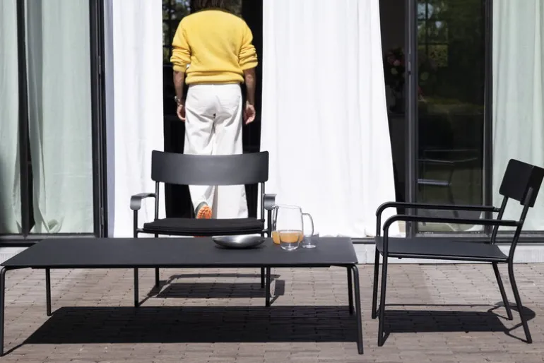 Serax August chair with armrests, wide, black