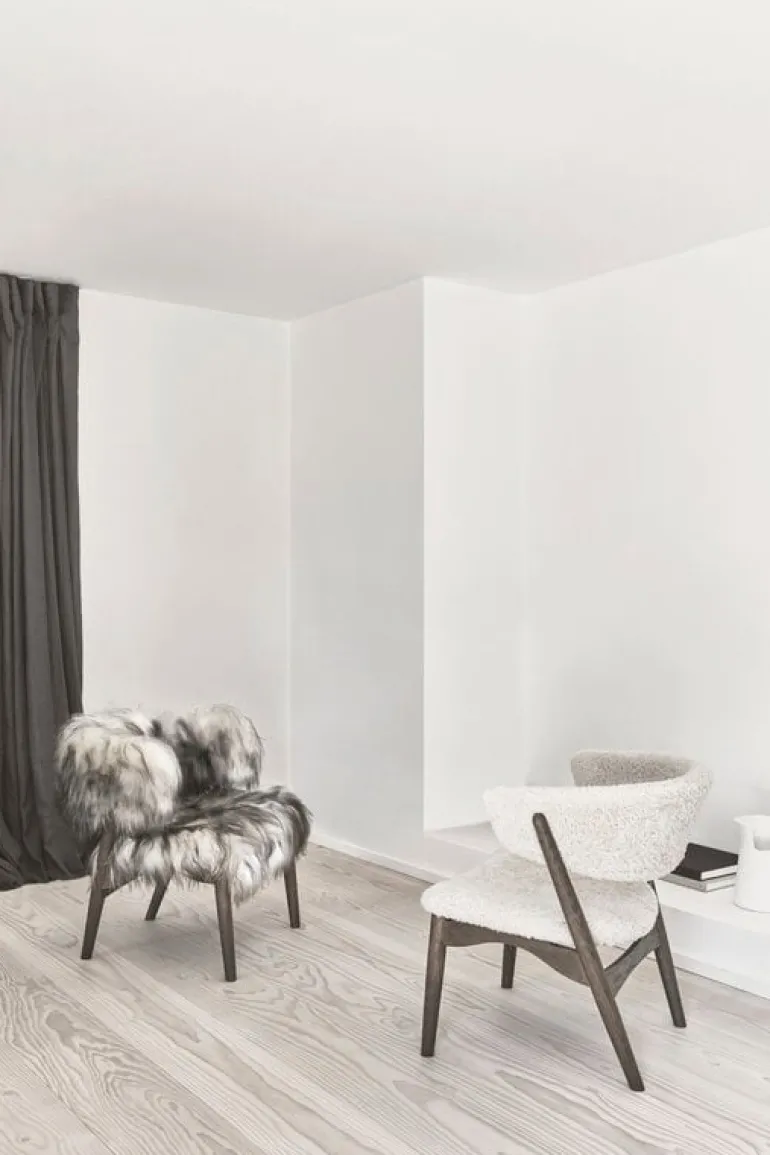 Sibast No 7 Lounge chair, fully upholstered, dark oiled oak - sheepskin