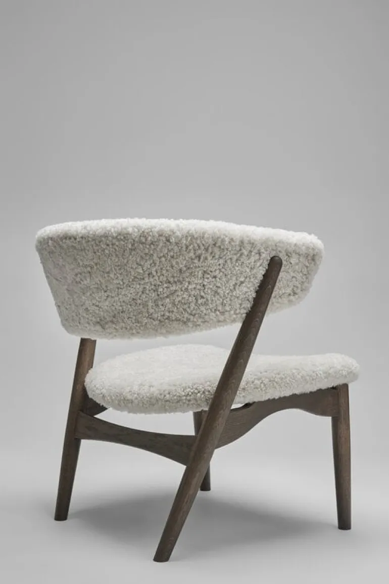 Sibast No 7 Lounge chair, fully upholstered, dark oiled oak - sheepskin