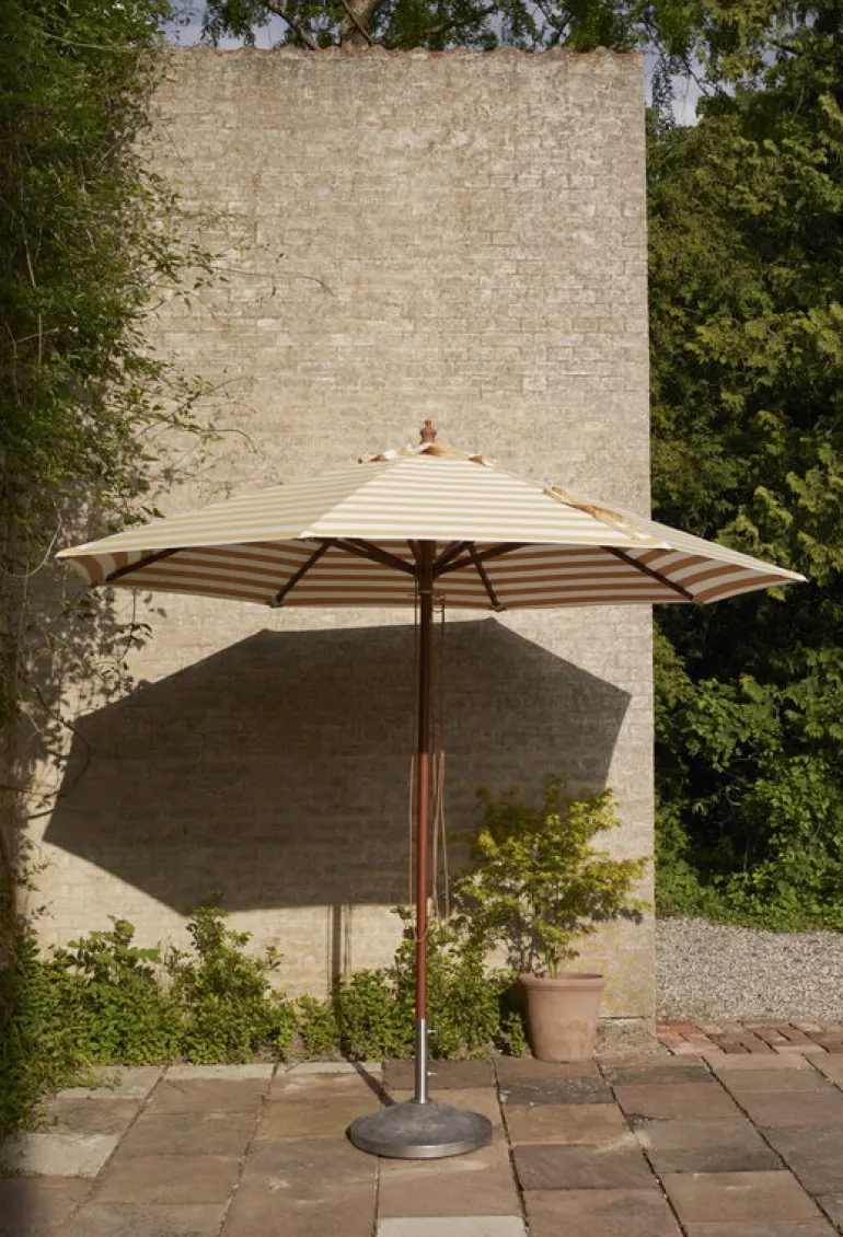 Skagerak Messina parasol ø 270 cm, striped, gold - white