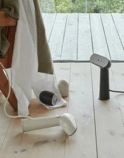 Steamery Pilo No. 2 fabric shaver, sand