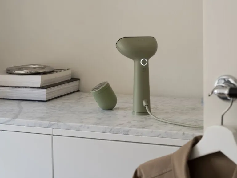 Steamery Pilo No. 2 fabric shaver, sage