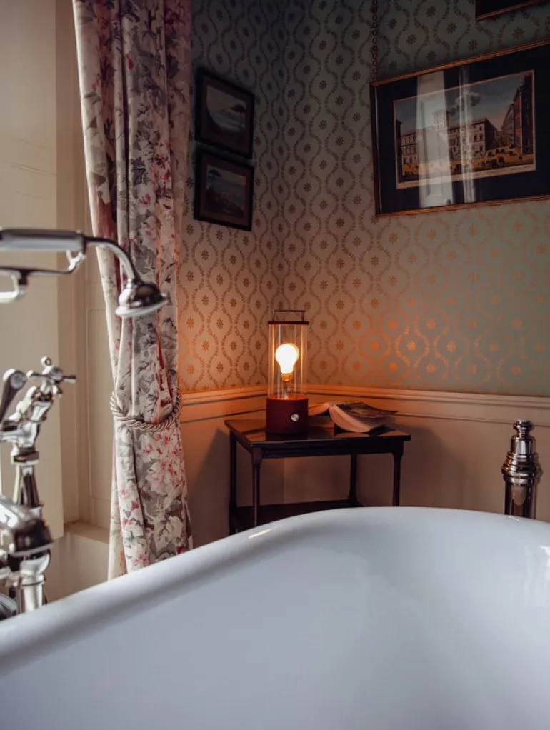 Tala The Muse portable lamp, Pomona Red