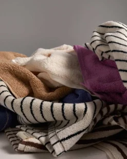 Tekla Bath towel, shaded pink