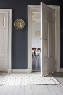 Tikau Pallo rug, white dots